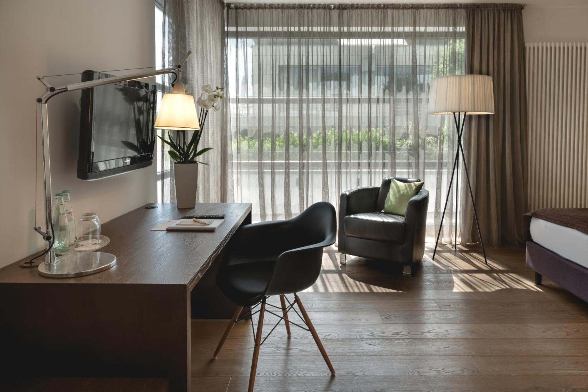 Golfhotel Gut Neuenhof โฟรนเดนแบร์ก ภายนอก รูปภาพ