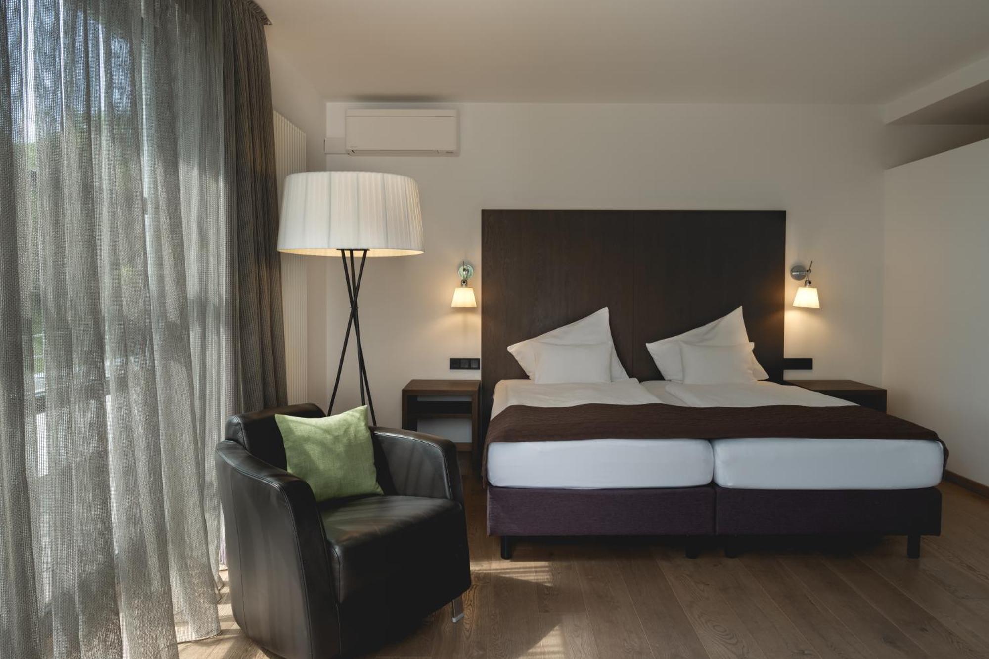 Golfhotel Gut Neuenhof โฟรนเดนแบร์ก ภายนอก รูปภาพ