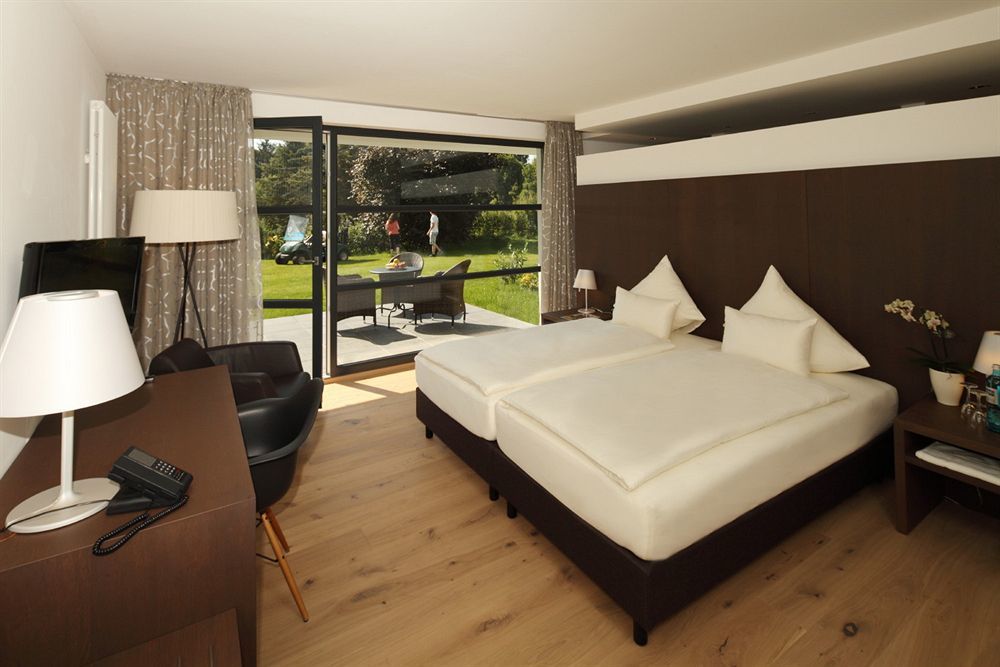 Golfhotel Gut Neuenhof โฟรนเดนแบร์ก ภายนอก รูปภาพ