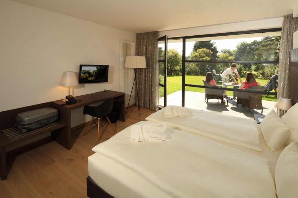 Golfhotel Gut Neuenhof โฟรนเดนแบร์ก ภายนอก รูปภาพ
