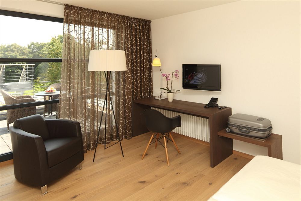 Golfhotel Gut Neuenhof โฟรนเดนแบร์ก ภายนอก รูปภาพ